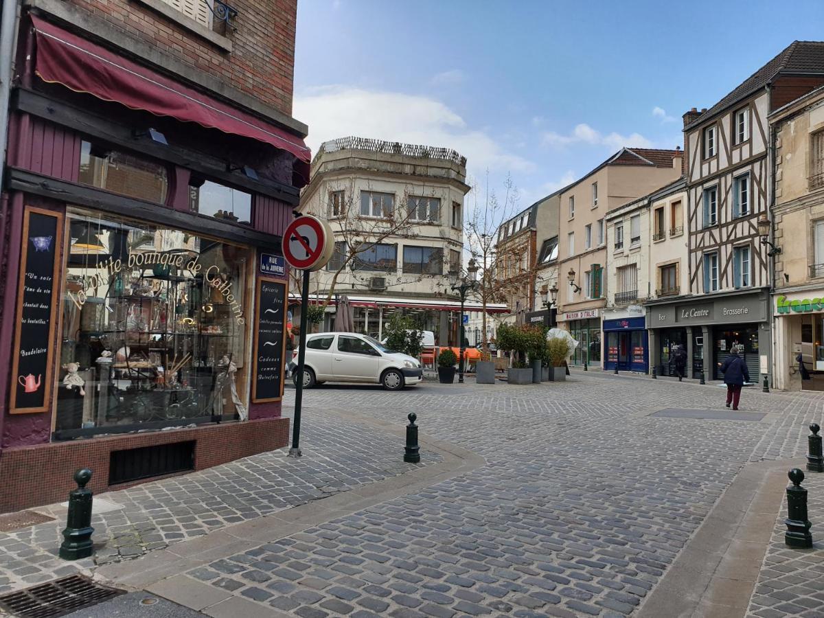 Appartement hyper-centre Epernay avec sauna et parking privé Esterno foto