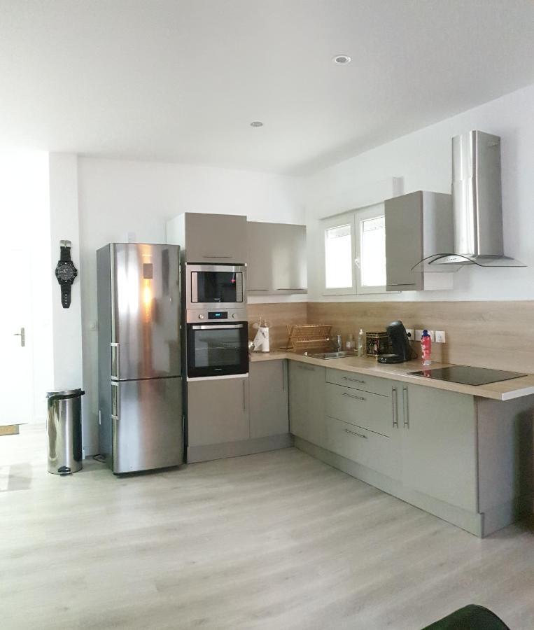 Appartement hyper-centre Epernay avec sauna et parking privé Esterno foto