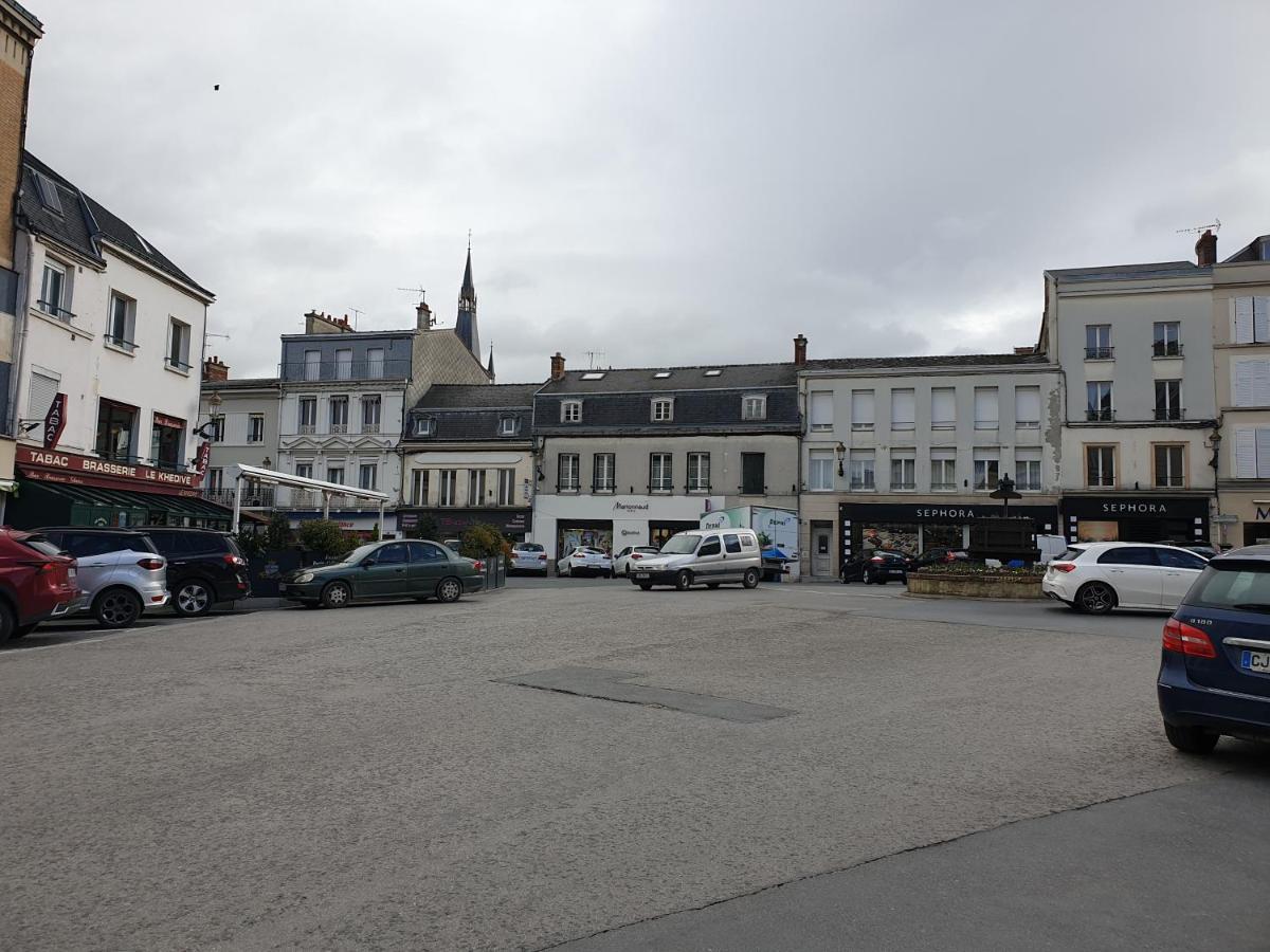 Appartement hyper-centre Epernay avec sauna et parking privé Esterno foto