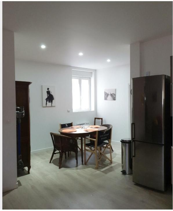 Appartement hyper-centre Epernay avec sauna et parking privé Esterno foto